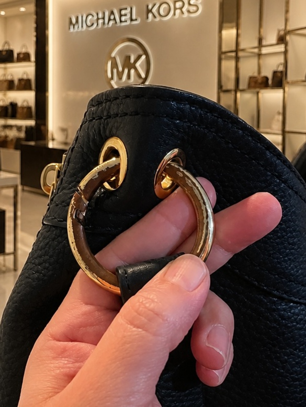 EUC  Michael Kors Moxley Black Leather Gold Zippers Details Shoulder Bag 🍒 - Picture 12 of 17